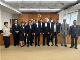 南幌町議場において
