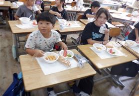 給食の様子