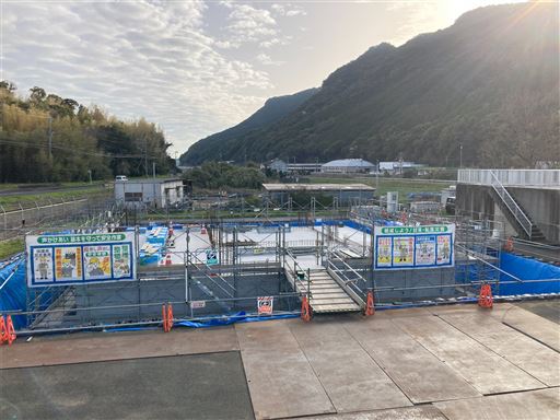 躯体・浄水池脱枠工事(2)